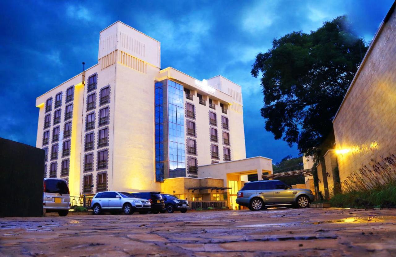 The White Rhino Hotel Ньєрі Екстер'єр фото
