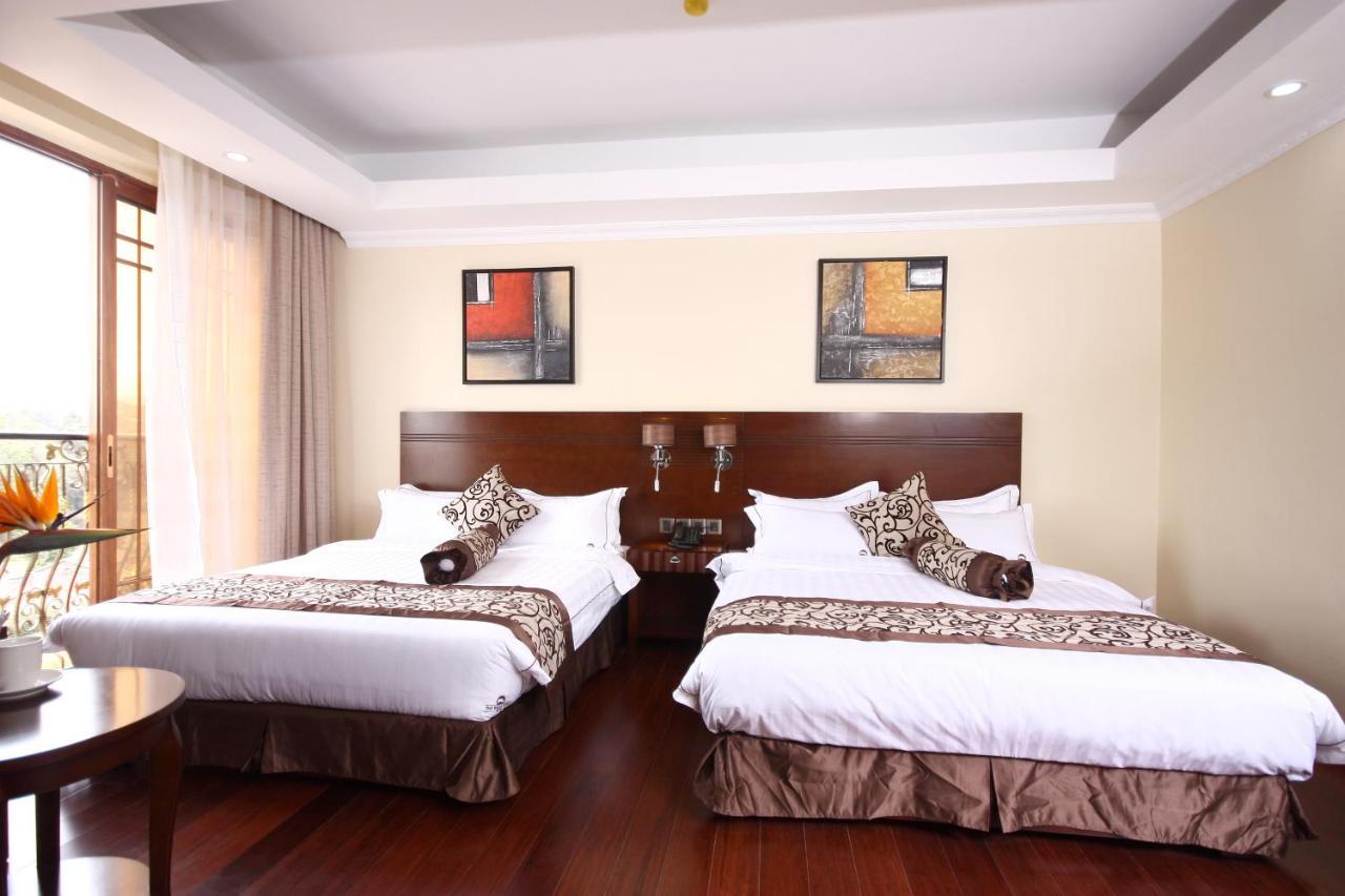 The White Rhino Hotel Ньєрі Екстер'єр фото
